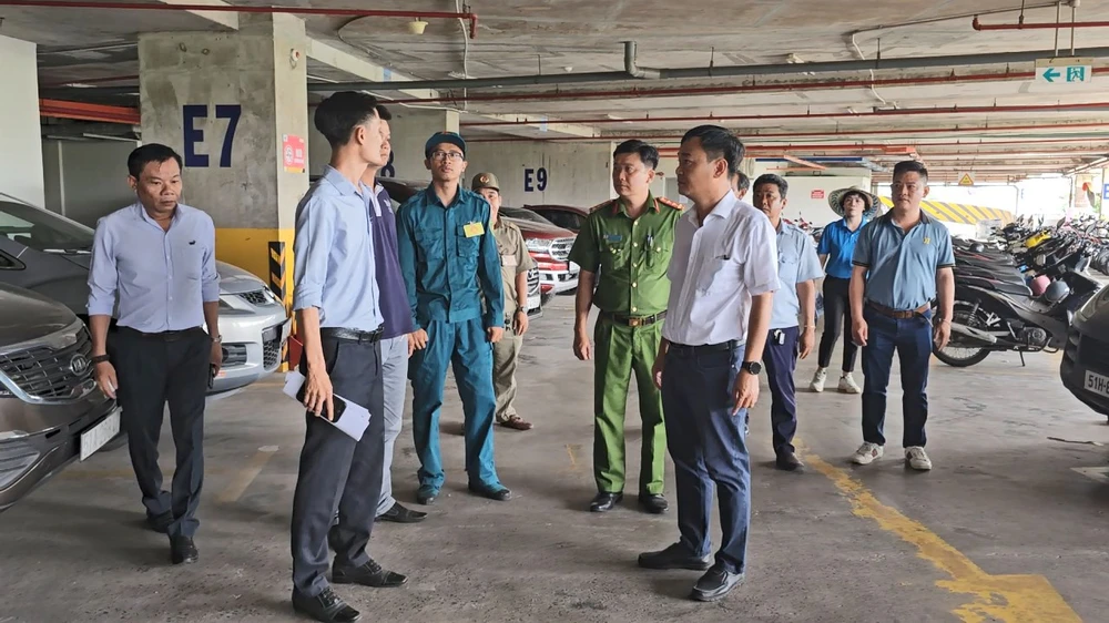 phuong-phu-thuan-ra-quan-kiem-tra-tuyen-truyen-pccc-tai-nha-tro-chung-cu (4).jpg