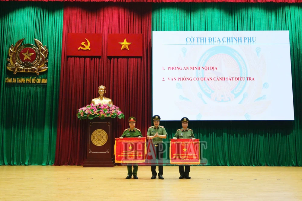 cong-an-tp-hcm-so-ket-6-thang-dau-nam-de-ra-nhiem-vu-trong-tam-den-cuoi-nam-2025 (4).jpg