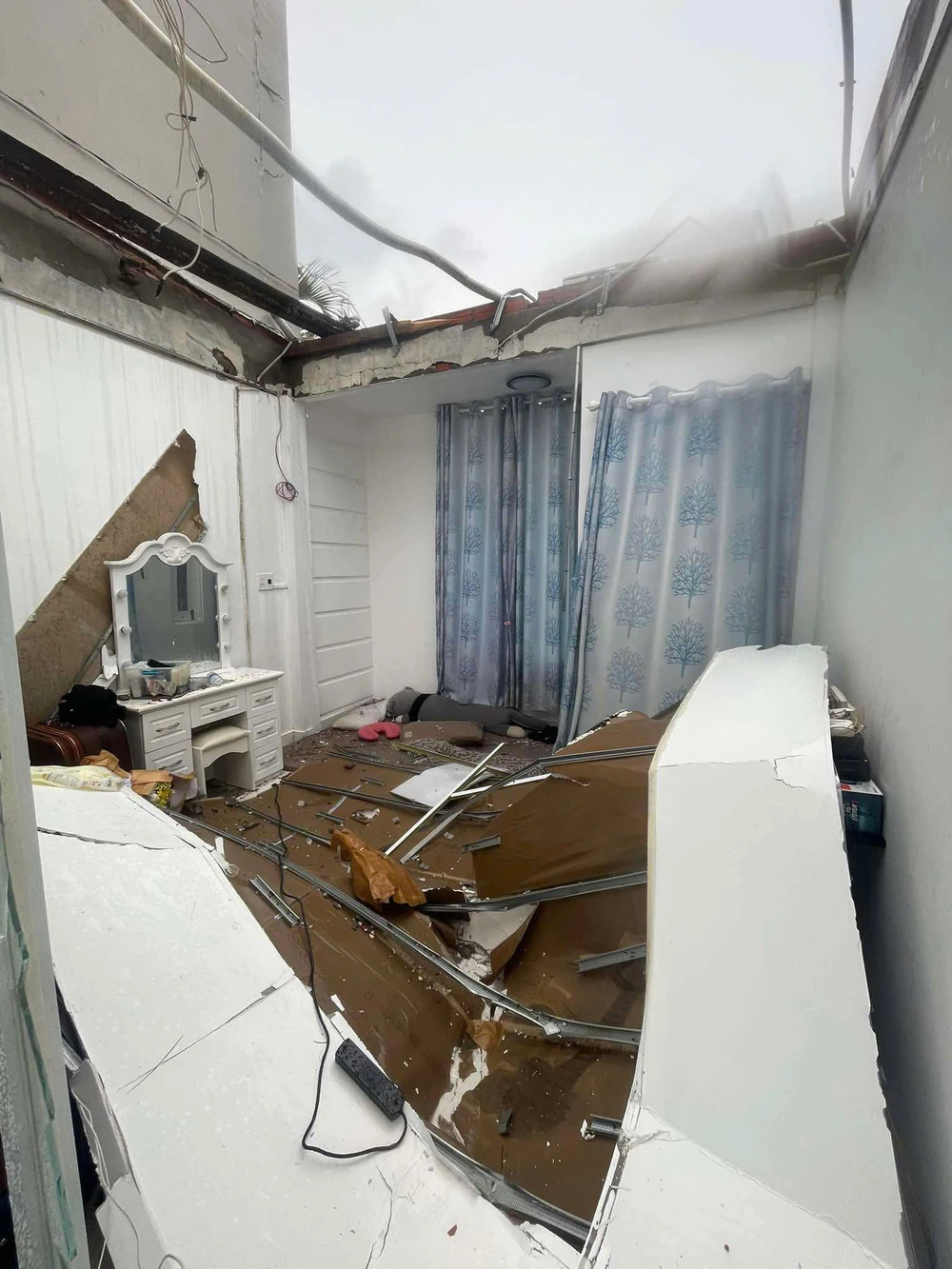 loc-xoay-toc-mai-ba-can-nha-o-phuong-binh-thanh-kien-nghi-ho-tro-nguoi-dan (1).jpg