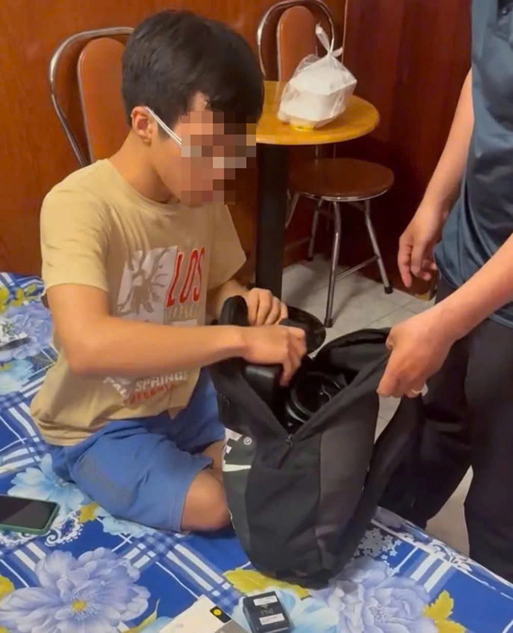 to-xu-ly-bat-coc-online-giai-cuu-2-sinh-vien-bi-lua-tu-nhot-minh-trong-khach-san (1).jpg