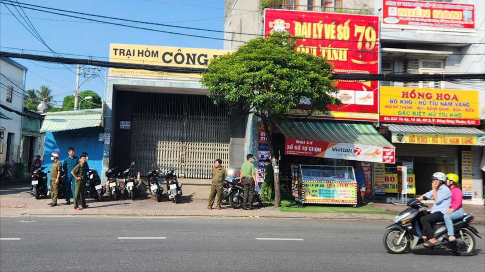 Mở cửa bán vé số thì phát hiện thi thể người đàn ông ở đường Tô Ký