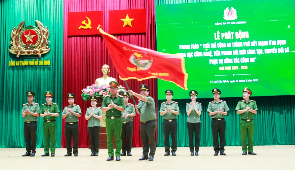 tuoi-tre-cong-an-tp-hcm-tien-phong-ung-dung-cong-nghe-doi-moi-sang-tao-phuc-vu-nhan-dan-8.jpg