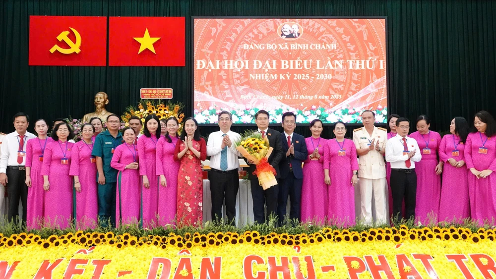 ong-nguyen-thanh-loi-lam-bi-thu-xa-binh-chanh (3).jpg