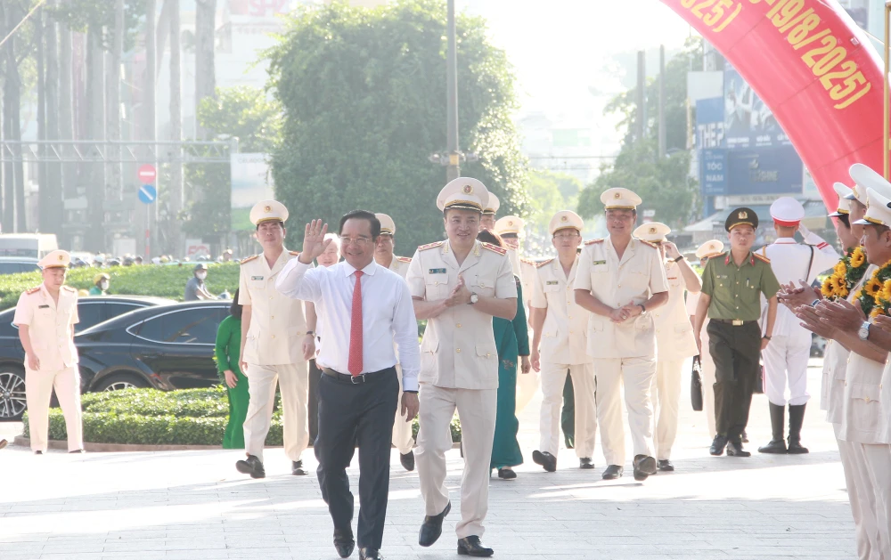 trung-tuong-mai-hoang-giam-doc-cong-an-tp.hcm (7).jpg