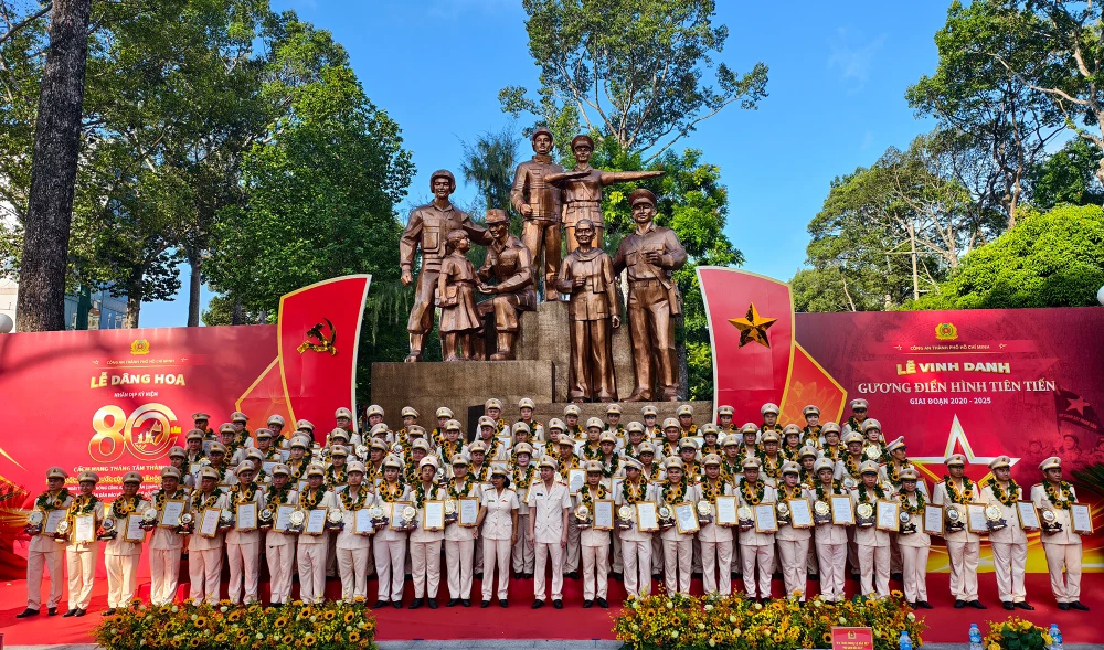 trung-tuong-mai-hoang-giam-doc-cong-an-tp.hcm (8).jpg