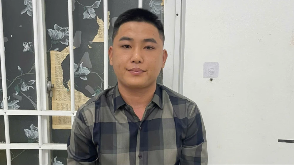 Bắt nam thanh niên đấm gãy mũi tài xế xe công nghệ ở đường Trường Chinh