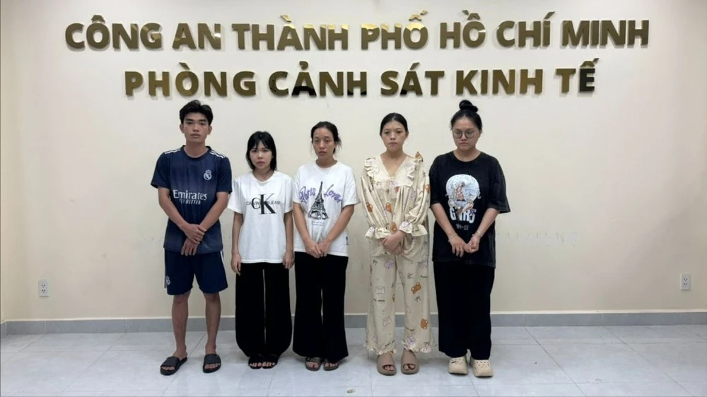 cong-an-tp-hcm-pha-2-duong-day-buon-ban-khi-cuoi-o-phuong-sai-gon-cau-ong-lanh-44.jpg