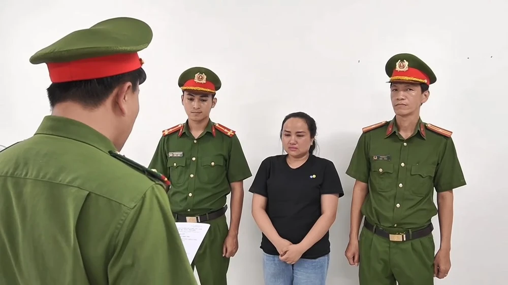 Công an TP.HCM bắt chủ cơ sở thẩm mỹ chuyên hút mỡ chui, 'đút túi' gần 10 tỉ