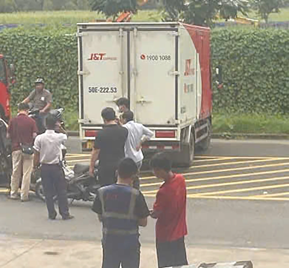 Công an TP.HCM làm việc với người đập xe tải, đánh tài xế ở phường Khánh Hội