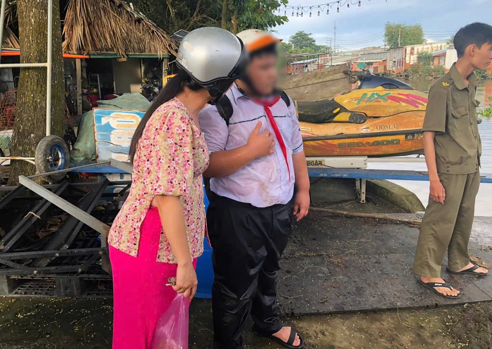 An ninh cơ sở cứu người trong 30 giây sinh tử: 'Phải cứu bé, dù có chuyện gì xảy ra'