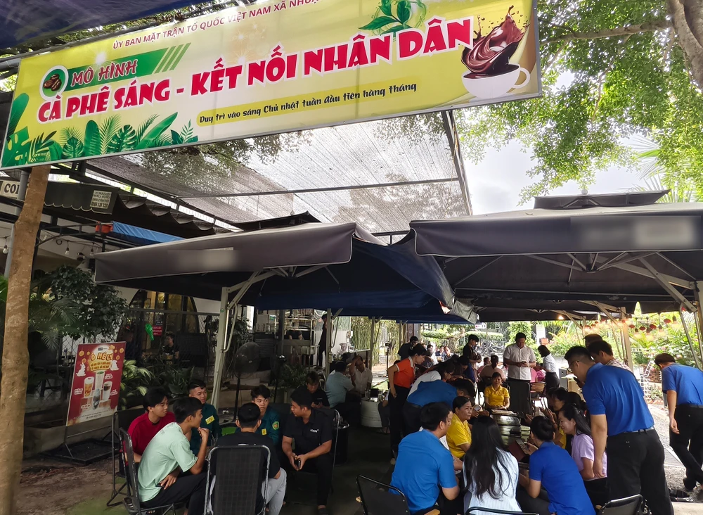 Ly cà phê sáng xóa rào cản: Lãnh đạo xã Nhuận Đức ngồi bàn tròn gỡ vướng cho dân