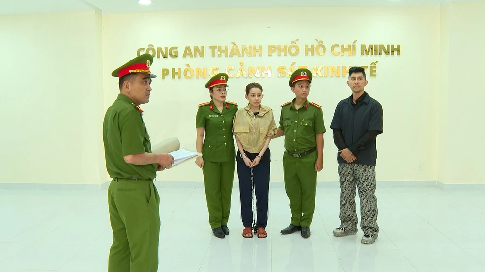 cong-an-trieu-tap-me-ruot-cua-ngan-98-lam-ro-vai-tro-cua-bo-ruot-va-nhieu-nguoi-lien-quan (5).jpg