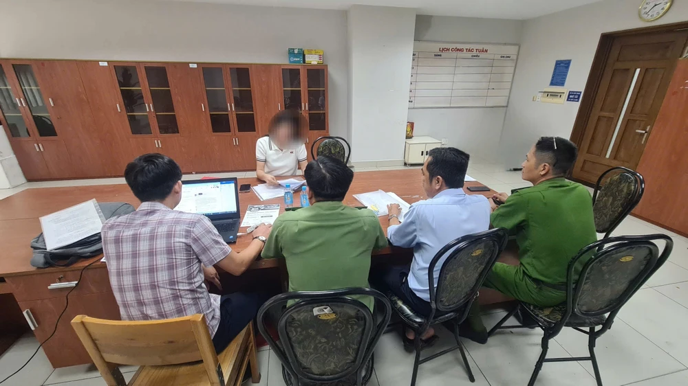 Xử phạt 25 triệu đồng vụ 6 người mẫu váy trắng quảng cáo cờ bạc tại sân Pickleball