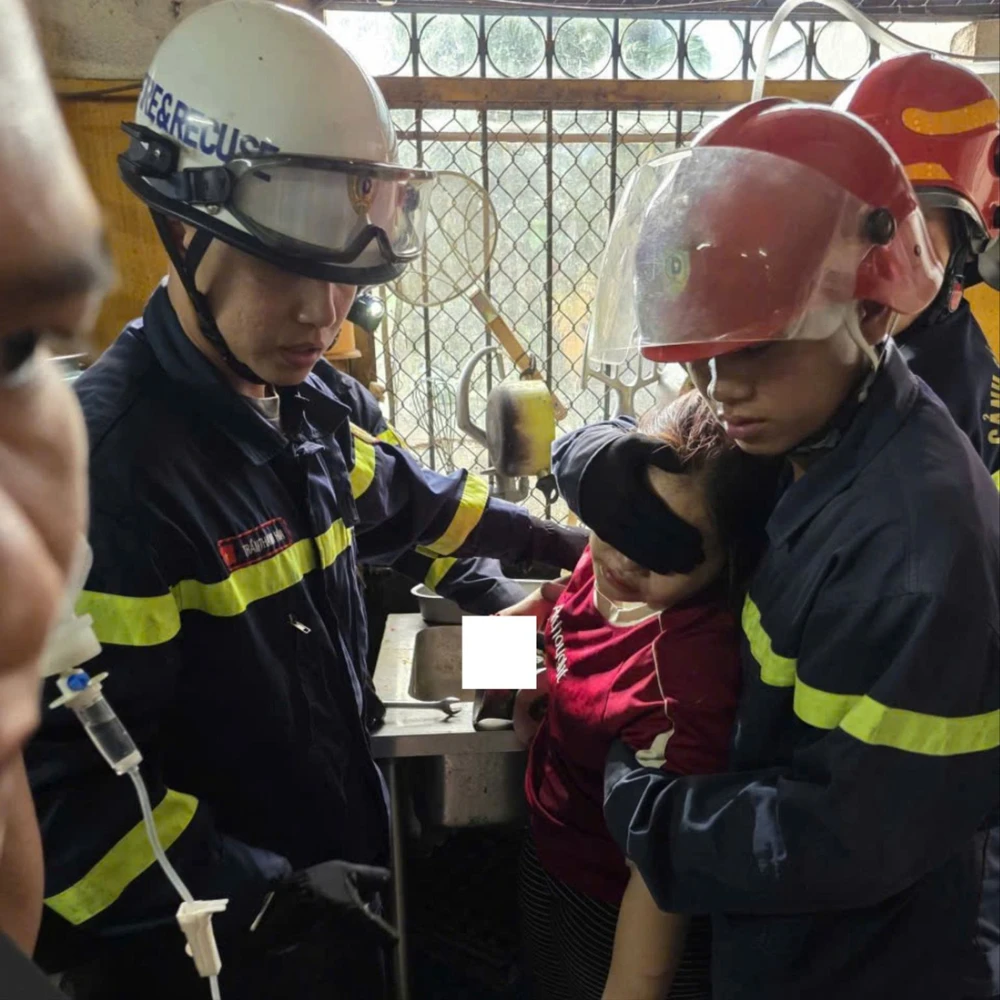 thieu-nu-16-tuoi-bi-cuon-ban-tay-vao-may-xay-thit-o-xa-binh-hung (1).jpg