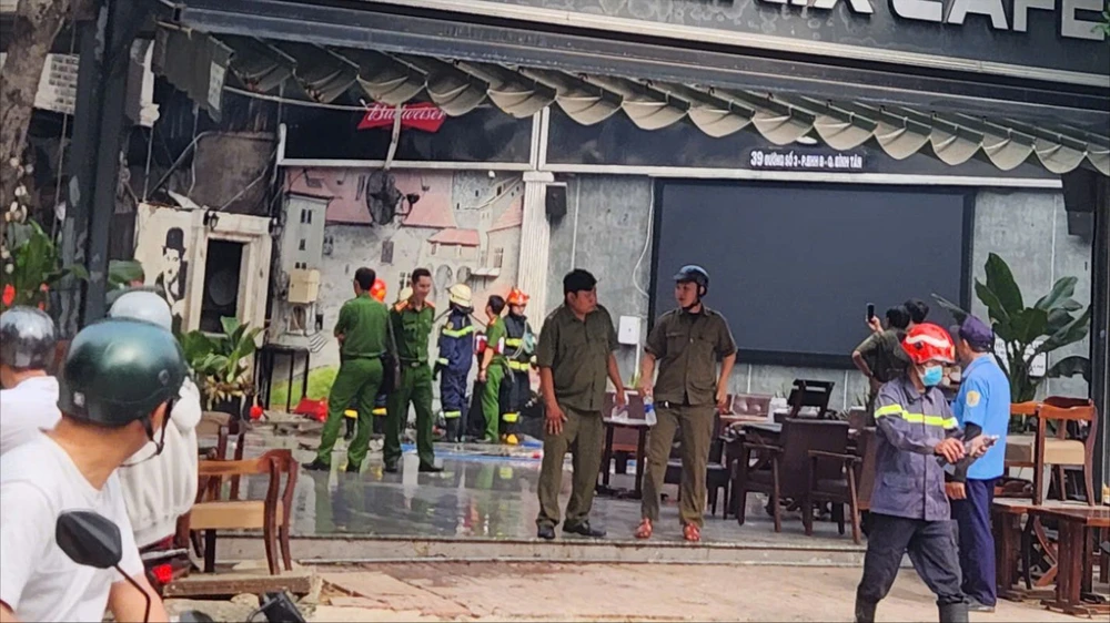 chay-quan-ca-phe-o-binh-tan-nhieu-nguoi-hoang-loan-thao-chay-luc-sang-som (4).jpg