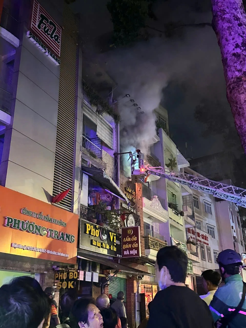 vu-chay-quan-an-o-quan-1-cu-4-nguoi-chet-2-nguoi-bi-thuong (1).jpg