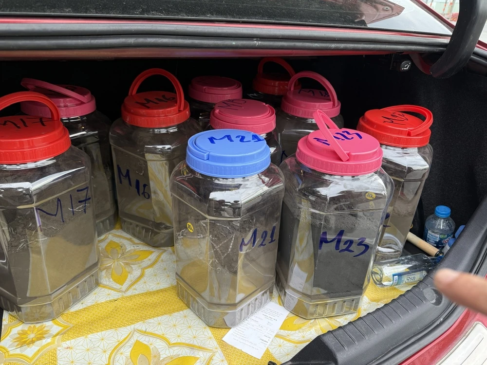 chieu-ho-bien-650-tan-quang-dong-thanh-xi-da-kim-de-xuat-sang-trung-quoc (1).jpg