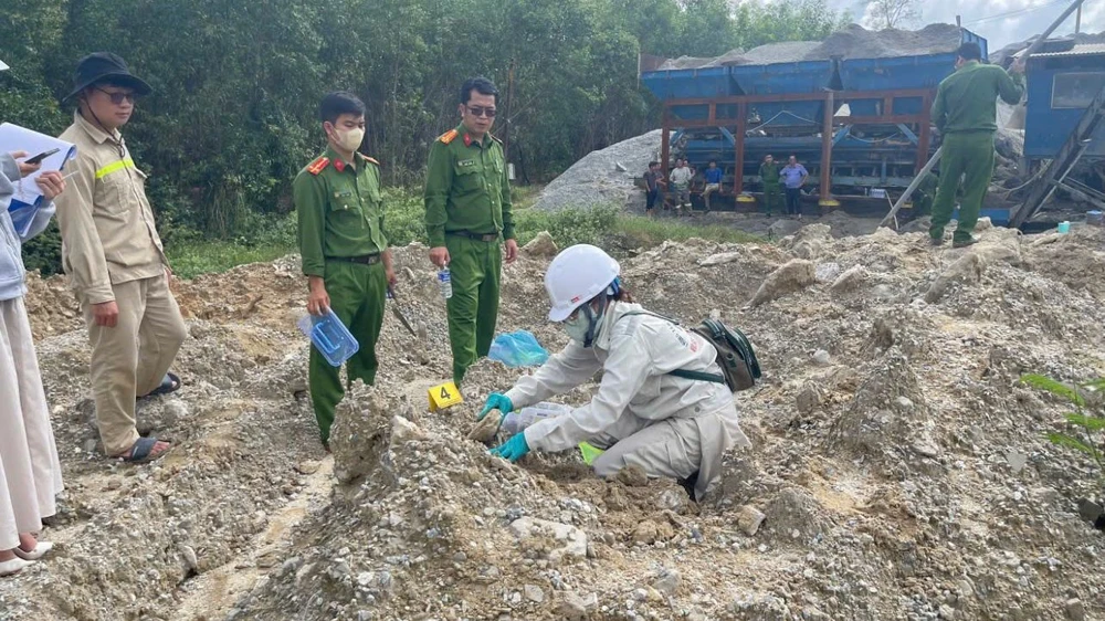 cong-ty-cung-cap-be-tong-du-an-trong-diem-do-ra-moi-truong-700-tan-chat-thai-ran (2).jpg