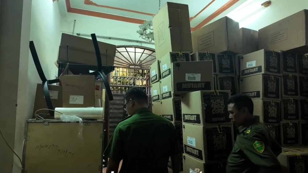 giam-doc-cong-ty-tnhh-profit-cung-2-phu-nu-buon-lau-thuc-pham-chuc-nang-hon-40-ti (9).jpg