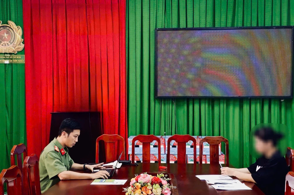 tung-tin-nghe-si-quyen-linh-bi-cong-an-tp-hcm-bat-2-thanh-nien-bi-xu-ly (3).jpg