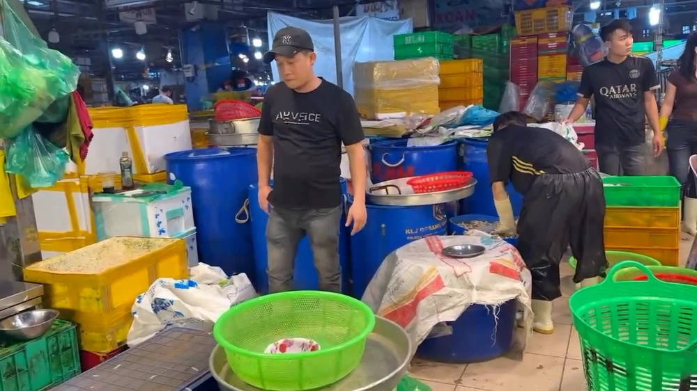 loi khai oc ngam hoa chat0.jpg