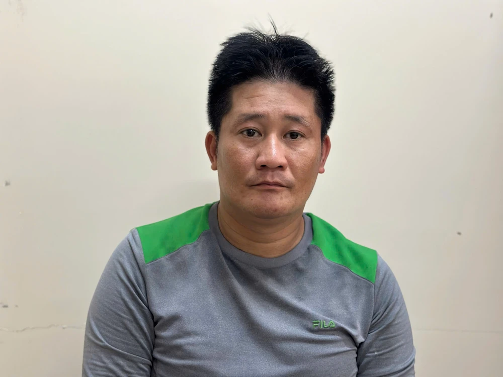 tu-vu-to-chuc-su-dung-trai-phep-ma-tuy-cong-an-tp-hcm-lan-ra-duong-day-bat-36-nguoi (1).jpg