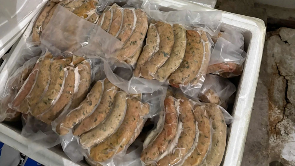 10. xúc xích đông lạnh.jpg