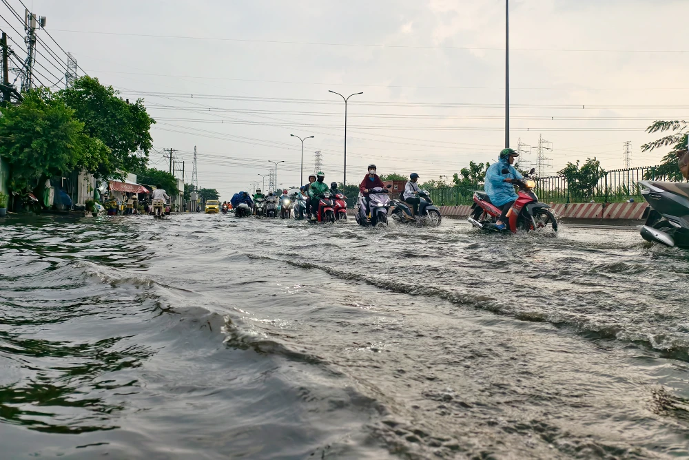 mua-thang-gieng-da-ngap-duong (15).jpg