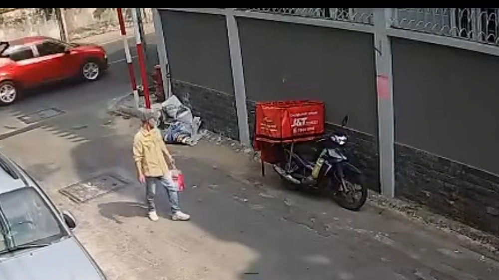 Sequence 10.00_01_22_28.Still001.jpg