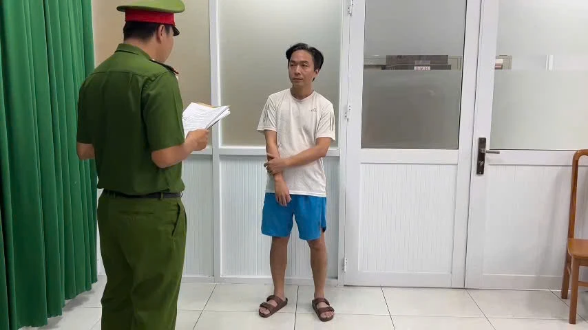 1738192546691368235 (1).jpg