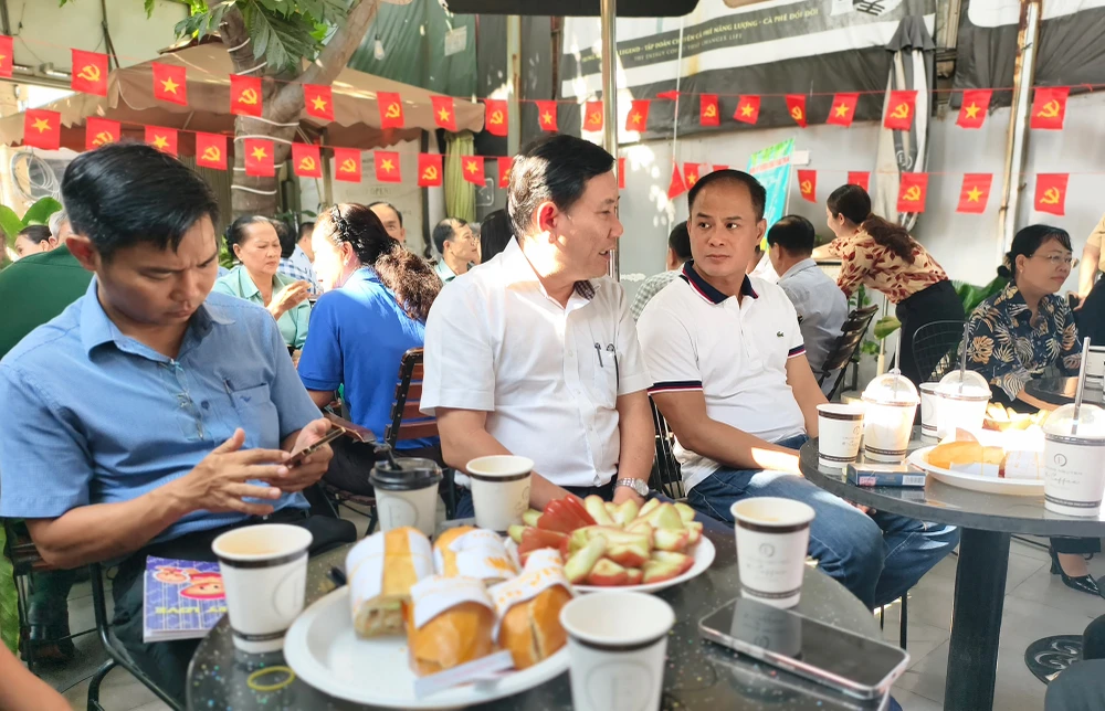 ca-phe-xom-dong-hung-thuan.jpg