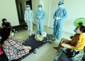 Chăm sóc F0 ở bệnh viện dã chiến: Không để bệnh nhân bơ vơ