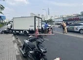 Xe tải đâm hàng loạt xe máy ở cầu Thị Nghè