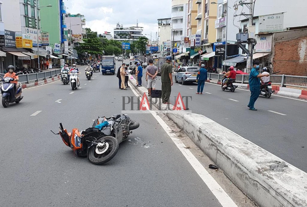 Hiện trường vụ tai nạn. Ảnh: NGUYỄN YÊN Hiện trường vụ tai nạn. Ảnh: NGUYỄN YÊN