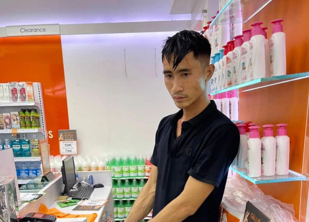 Võ Trung Học tại hiện trường một vụ trộm. Ảnh: ĐC