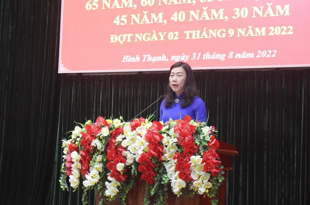 Phó Bí thư Thường trực Quận uỷ Bình Thạnh phát biểu tại buổi lễ. Ảnh: NGUYỄN YÊN