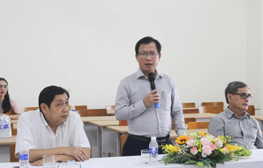 TS Phạm Huỳnh Minh Hùng, Trưởng khoa Chính trị - Hành chính nói về chất lượng sinh viên ngành Quản lý công. Ảnh: NGUYỄN YÊN