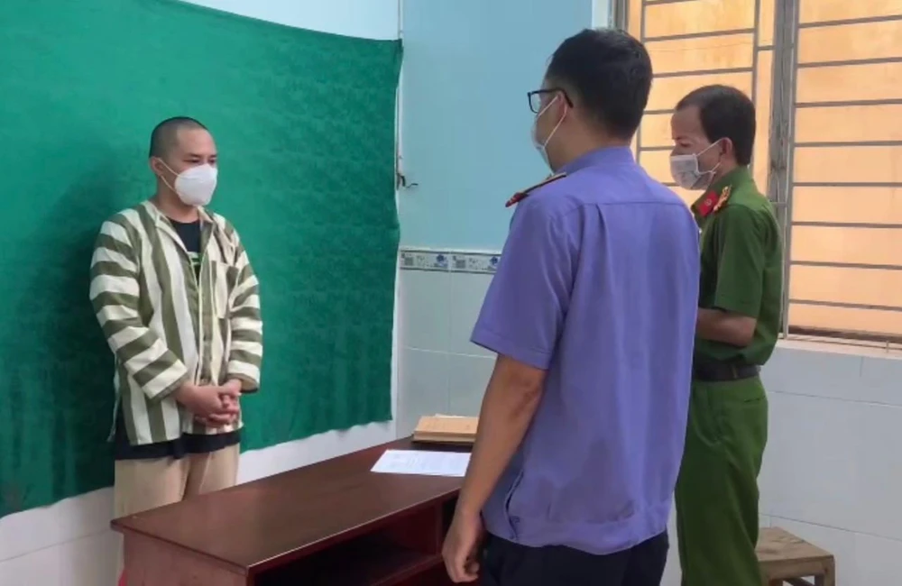 Nguyễn Hoàng Phi thời điểm bị tạm giam. Ảnh: CA