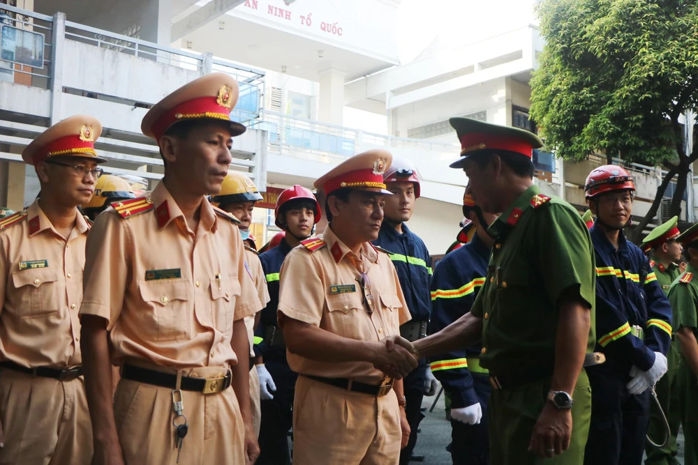 Cong-an-binh-thanh-ra-quan-mua-worldcup