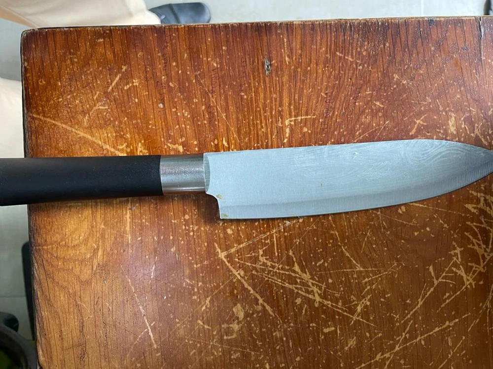 Con dao L dùng để đuổi theo người dân. Ảnh: ĐC