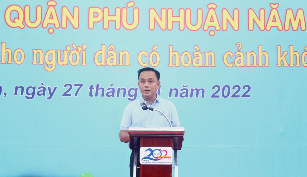 Chủ tịch UBND quận Phú Nhuận Nguyễn Đông Tùng phát biểu tại buổi lễ. Ảnh: NGUYỄN YÊN