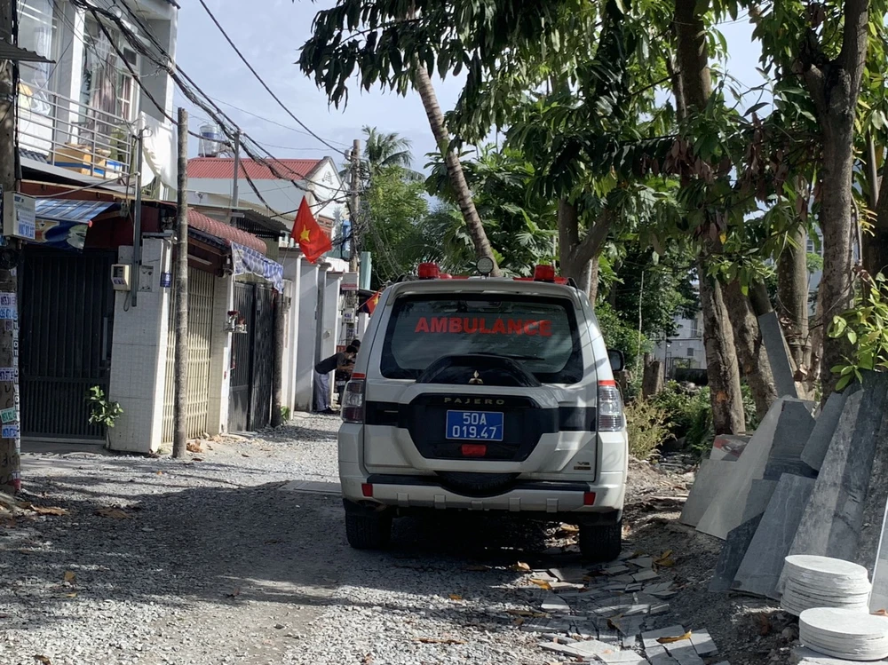 Lực lượng chức năng có mặt tại hiện trường. Ảnh: HT