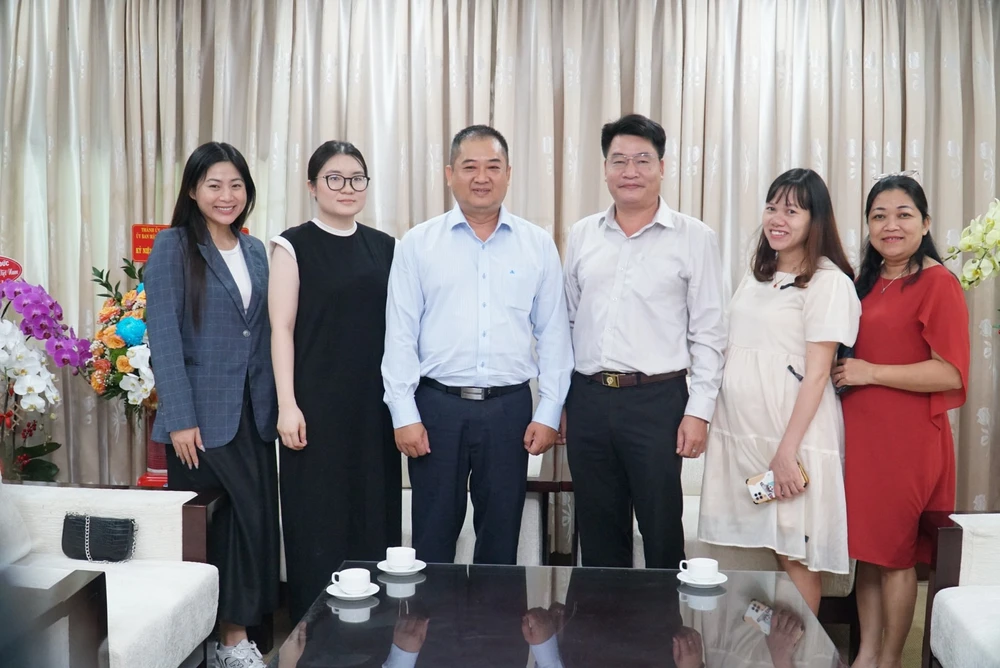 Đại học Kinh tế TP.HCM kỳ vọng hợp tác, phối hợp với báo Pháp Luật TP.HCM thời gian tới. Ảnh: BẢO PHƯƠNG