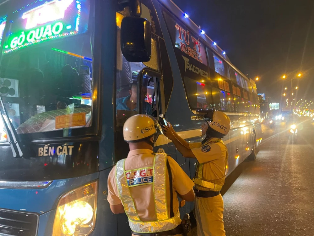 CSGT TP.HCM phát hiện 1.071 vi phạm sau 7 ngày ra quân kiểm soát Quốc lộ 1
