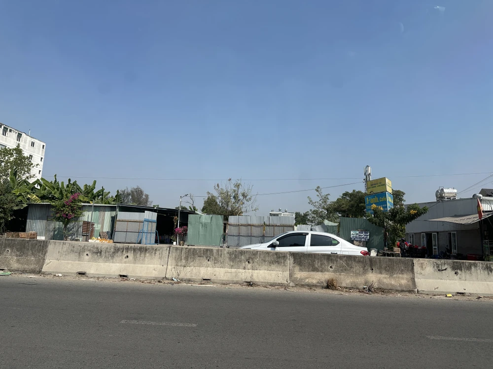 vu-ben-coc-tra-hinh-o-tp-hcm-tp-thu-duc-se-xac-minh-nguon-goc-dat-ben-xe-tu-phat (4).JPG