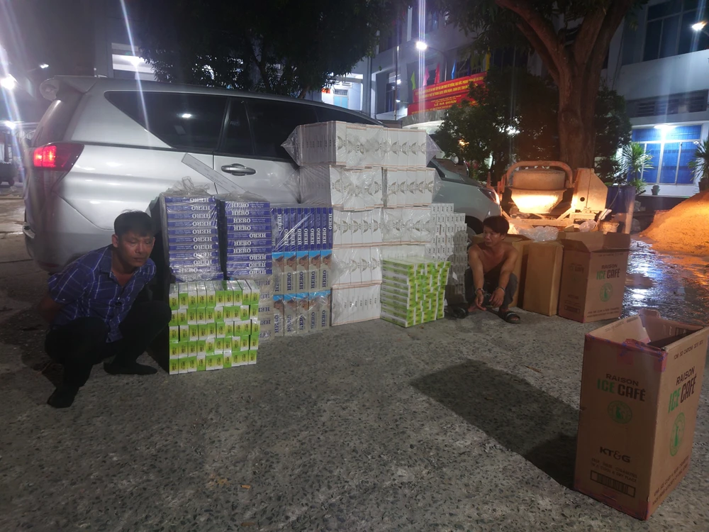 Kịch tính truy bắt vận chuyển thuốc lá lậu ở TP.HCM