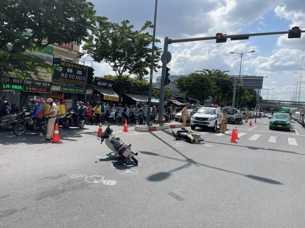 Tìm chủ sở hữu xe máy liên quan tai nạn một người chết ở Bình Thạnh