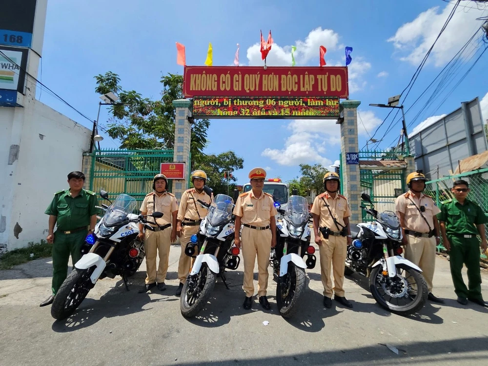 csgt-tp-hcm-tuc-truc-24-24-tren-tuyen-thuy-noi-dia-cac-diem-nong-giao-thong (6).jpg