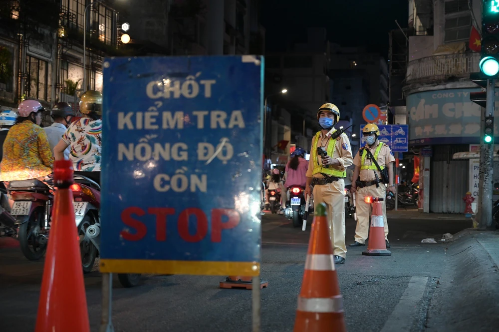 Nhậu lễ với bạn, nam thanh niên vi phạm nồng độ cồn gấp 3 lần quy định