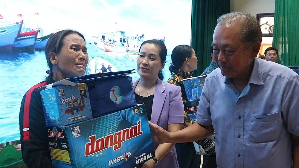 Lấy chồng đi biển, hồn treo cột buồm